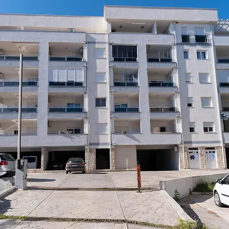 Two-bedroom Oasis Apartment